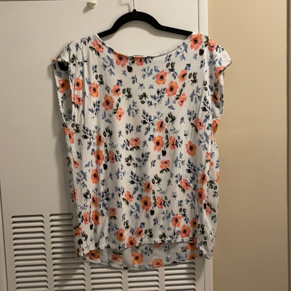 Super Cute Loft Flower Work Blouse - Picture 2 of 3